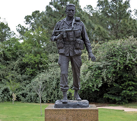 Statue of Major (MAJ) Richard J. ‘Dick’ Meadows commissioned by Ross Perot.
