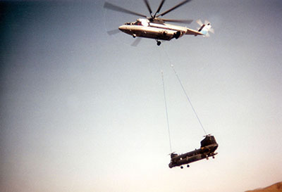 476 is once again in ‘flight.’  The Mi-26 effortlessly lifted the damaged Chinook.