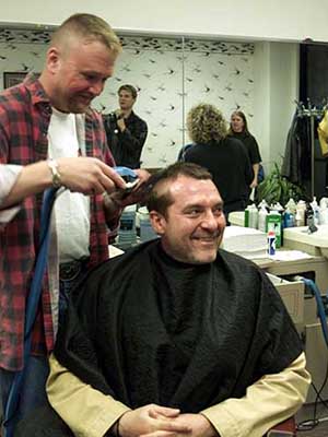 Tom Sizemore receiving 'high and tight' Ranger haircut