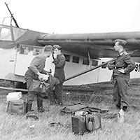 Loading DFS 230 glider for the assault