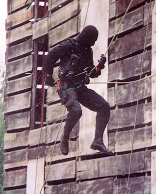 Rigorous training such as building rappelling is common in the AFEAU.