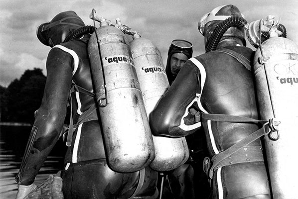 Men of Detachment-Berlin assist local officials with an underwater body search and recovery in Bavaria, 1961.