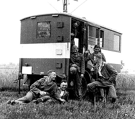 The Germans normally employed these radio direction-finding trailer vans in threes to triangulate radio transmission sites.