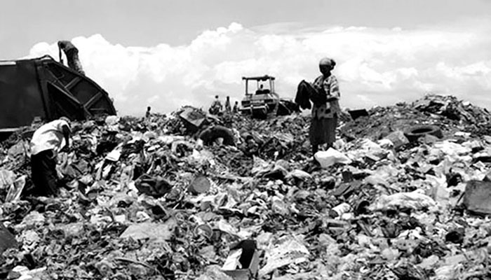 The garbage dump at Port-au-Prince was the scene of several riots and injuries as the poverty-stricken Haitians fought over the garbage from the UN compounds.