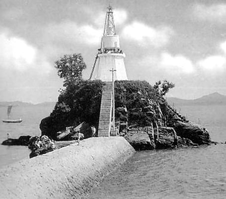 Chinnamp’o lighthouse.