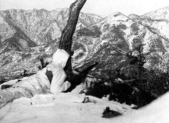 Part of the Raiders’ mission in North Korea was to keep the mountain passes open in eastern North Korea for the 1st Marine Division and the 7th Infantry Division moving along the east side of the Chosin Reservoir.