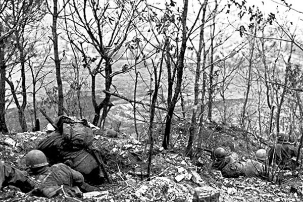 Soldiers of the 25th Division just south of Ch’orwon during the Chinese Spring Offensive, 23 April 1951.