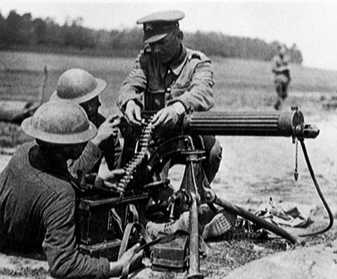 A British sergeant trains American soldiers on the Vickers .303 cal. Mark 1 medium machinegun.